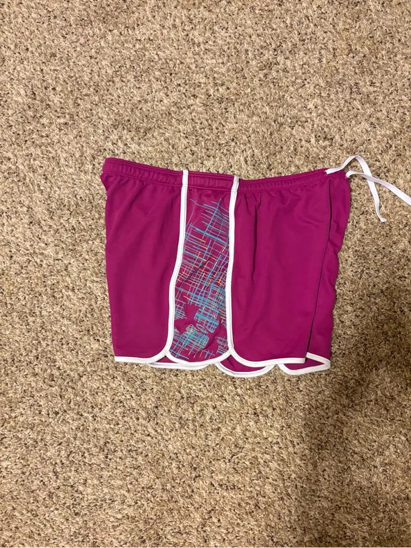 Under Armour Heat Gear Magenta Athletic Shorts with White Trim 💛💚 - Image 6