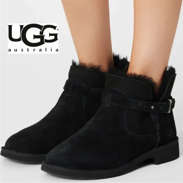 UGG Women's Elisa Suede Short Ankle Boots size 5.5 - Image 2