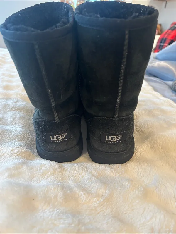 UGG Black Shearling Lined Boot - Image 4