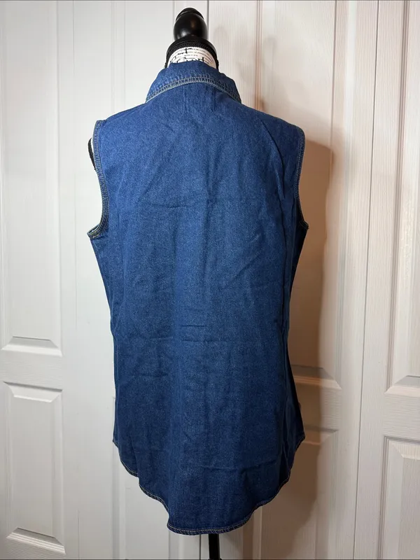 BloomChic Button-down Curvy Hem Sleeveless Dark Blue Denim Tunic - Image 4
