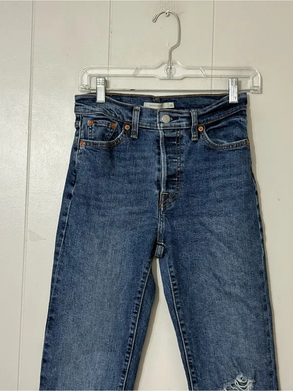 Levi’s Wedgie Straight Jeans Womens 26 High Rise Distressed Raw Hem Blue - Image 2