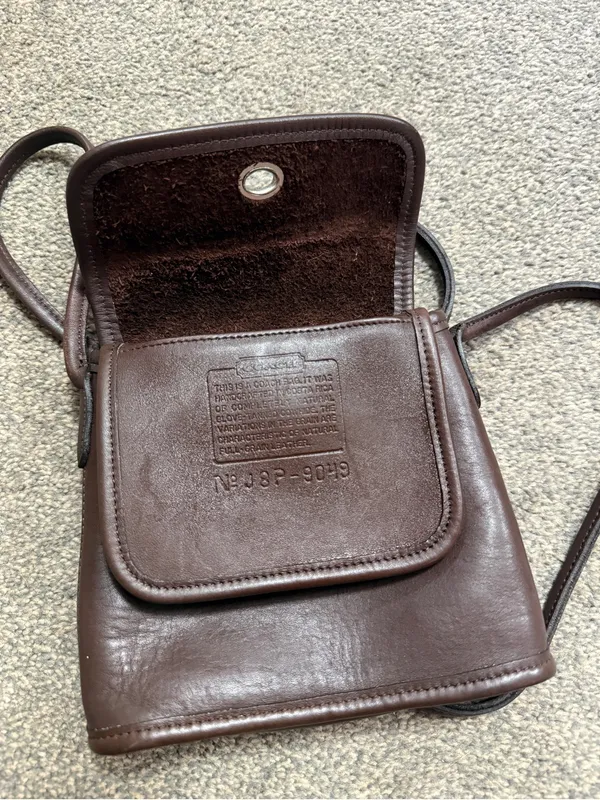 Vintage Coach Tango Flap Leather Small Crossbody Bag in Mahogany code 9049 - Image 6