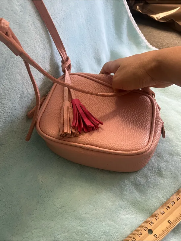 Pink Heart Patch Crossbody Camera Bag with 'Z' Accent - Image 5
