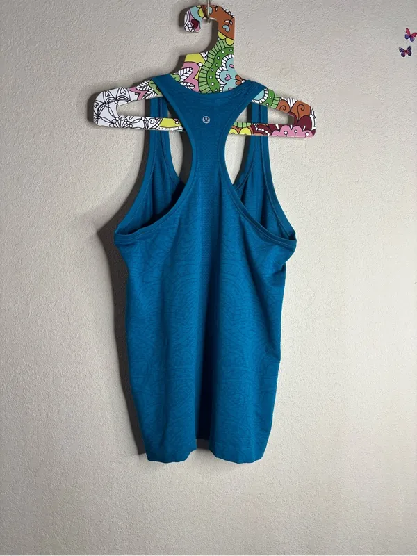 Lululemon Swiftly Speed Racerback Mandala turquoise size 8 - Image 2