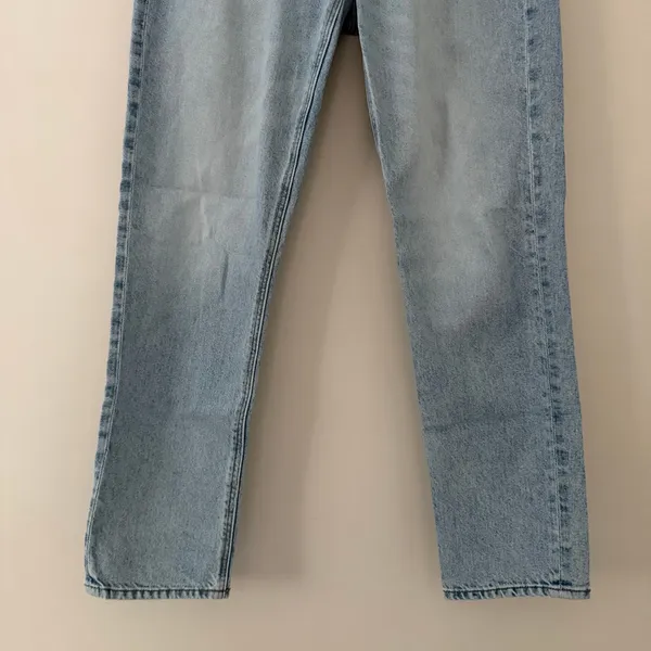 American Eagle Strigid Mom Jean Pants Light Wash High Rise Women Size 6 - Image 2
