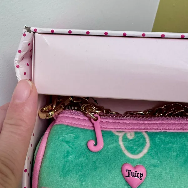 Juicy Couture Heritage Cherry Barrel Bag Gift Set Green Charm Mini Crossbody - Image 7
