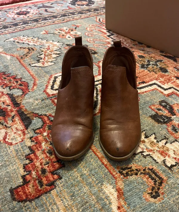 Brown Boots Size 7 - Image 2