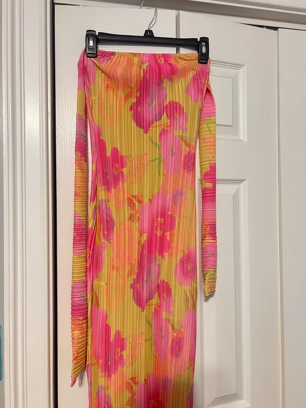 Pretty Little Thing Maxi Dress - Image 3