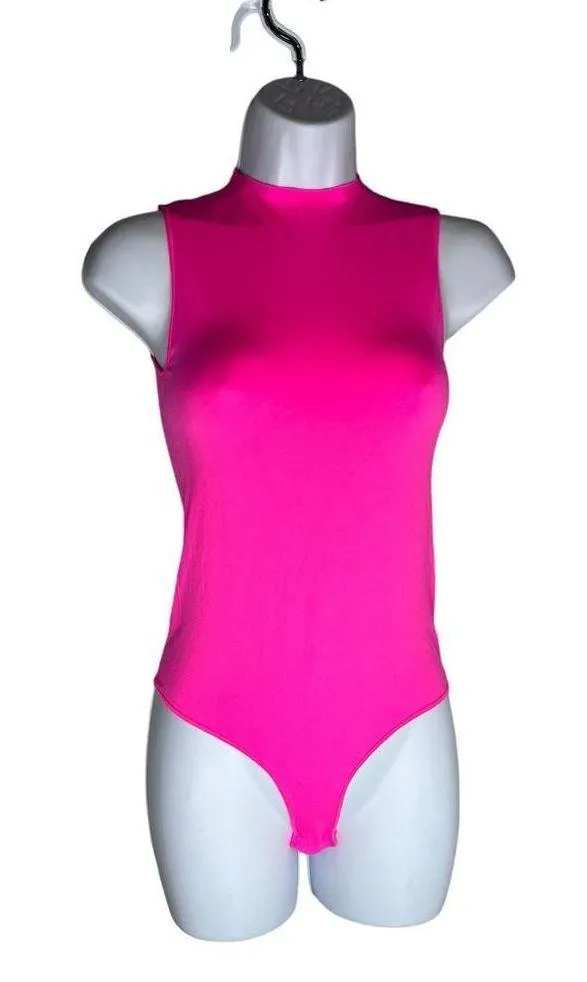 SKIMS Barbiecore hot pink bodysuit size s/m, NWT - Image 4