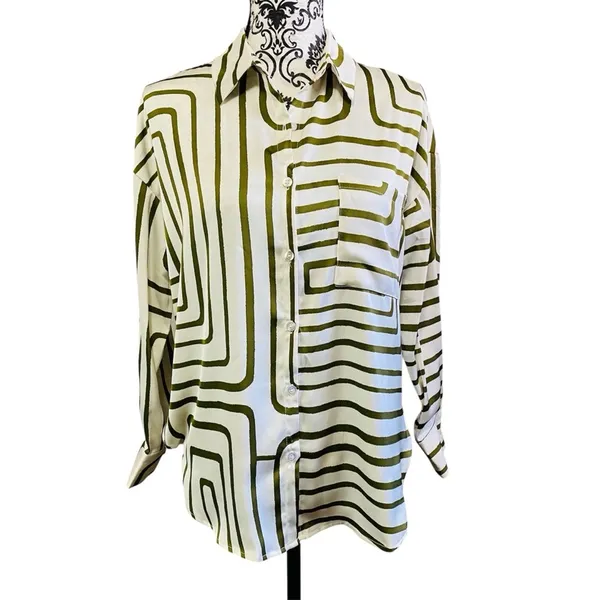 Blu Pepper Women Graphic Button Down Blouse Shirt Top NWT Sz-Small - Image 2