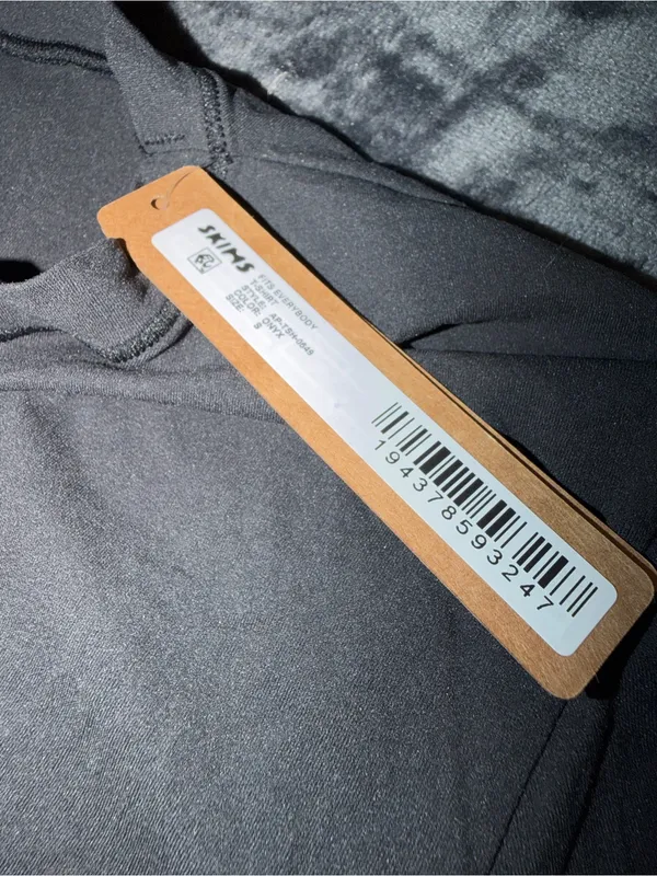 Skims Fits Everybody T-shirt in Onyx Size Small New with tag - Image 6