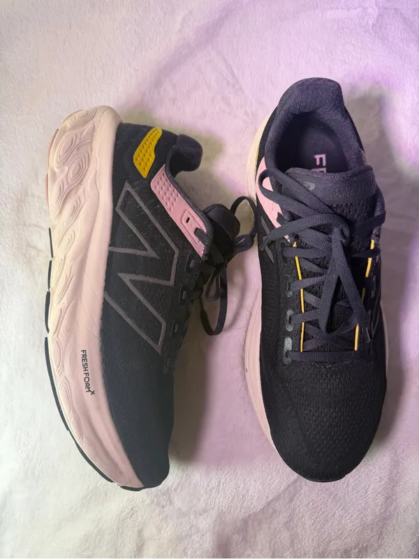 New Balance Women's Black Running Shoe with Pink & Yellow Accents - Image 6