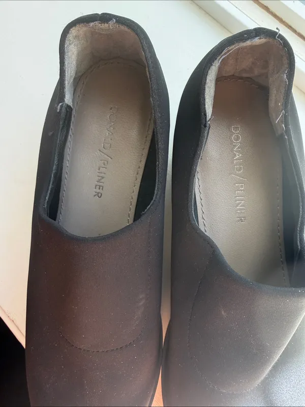 Donald J. Pliner Black Platform Slip-On Shoes - Image 3