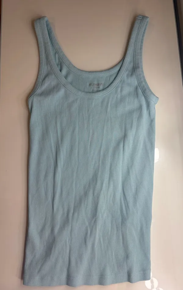 Blue old navy tank top - Image 2