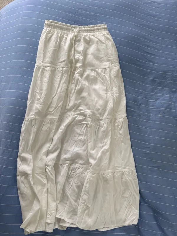 White Fox Boutique white maxi skirt 100% cotton- never worn - Image 4