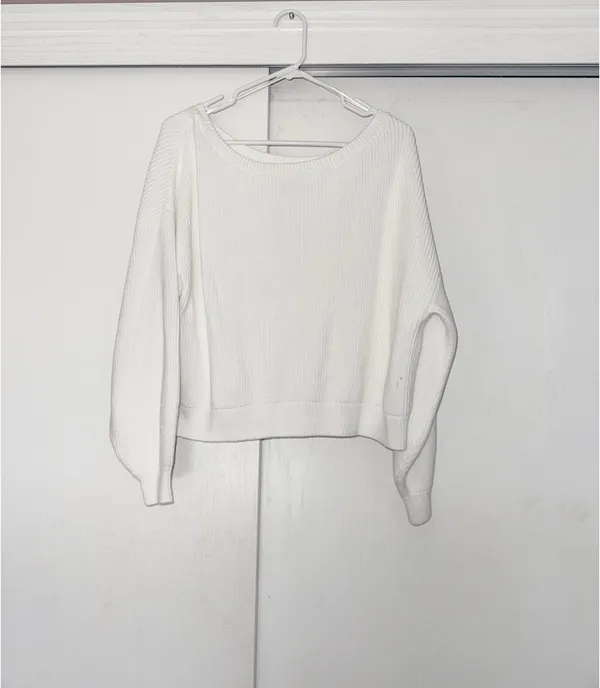 Off-The-Shoulder White Hollister Sweater - Image 2