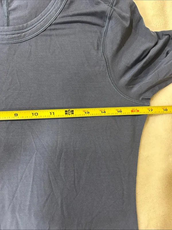 Lululemon Rule the Day Long Sleeve in Code Blue Size 6 Small - Image 7