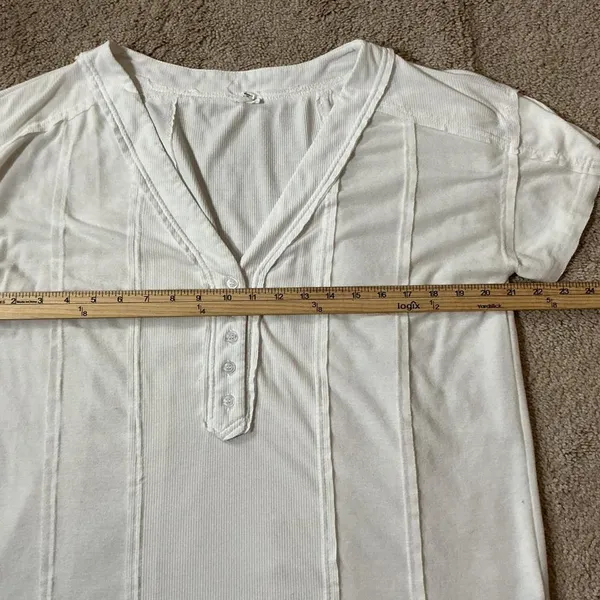POL Short Sleeve V Neck Button Up Oversized Henley Tee Shirt White Ribbed Size S - Image 3