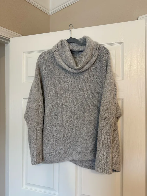 Jessica Simpson Sweater - Image 2