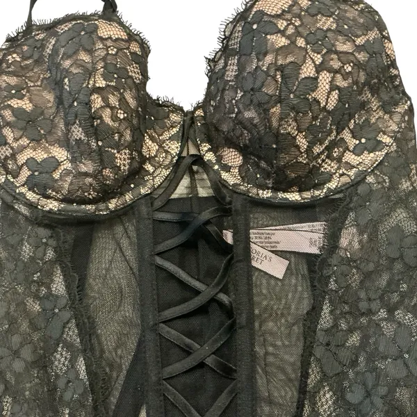 Victoria’s Secret black lacy lace corset size m garter with straps - Image 4