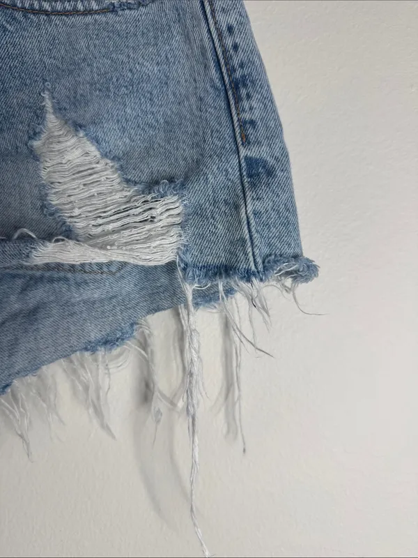 Revice Los Angeles Cut-off Distressed Fringed Rigid Denim Jean Shorts size 27 - Image 6
