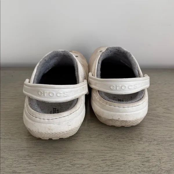 CROCS White Fur Lined Shoes Size 7 - Image 4