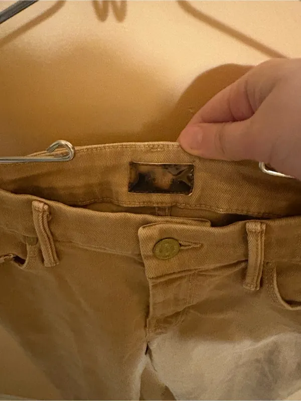 Mother Looker Ankle Fray Jeans in Blow Out Coast Point - Image 3