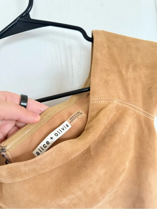 Alice + Olivia Gracelyn Off Shoulder Suede Crop Top - Image 6