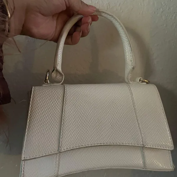 White Structured shoulder purse Handle - Image 2