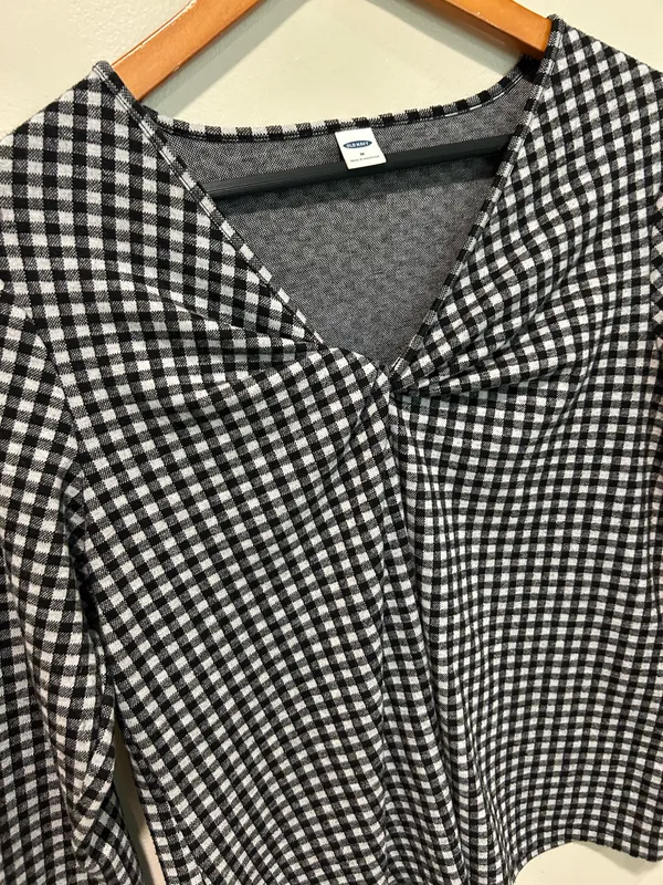Old Navy Gingham long sleeve shirt - Image 4