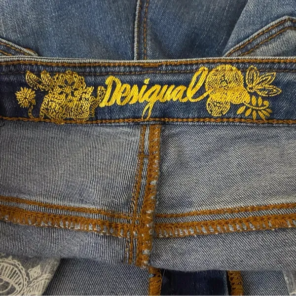 DESIGUAL EXOTIC Celana jeans- Pakaian Jadi Wanita- floral appliqué Size 30 EUC - Image 13