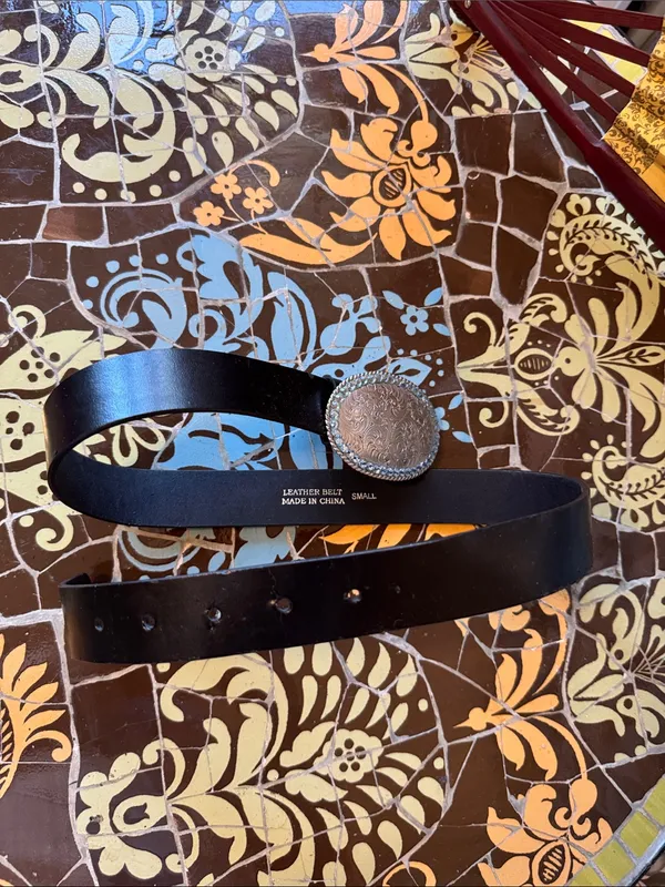 Black Leather Belt with Decorative Silver-Tone Oval Buckle & Rhinestones Sz: S - Image 5