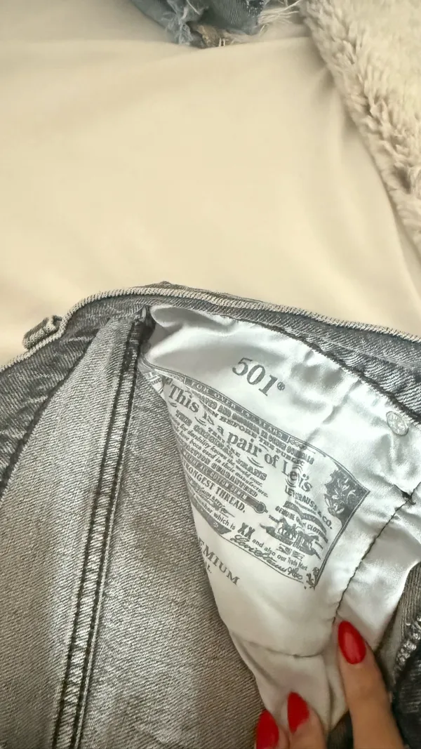 Levi’s 501 Shorts - Image 3