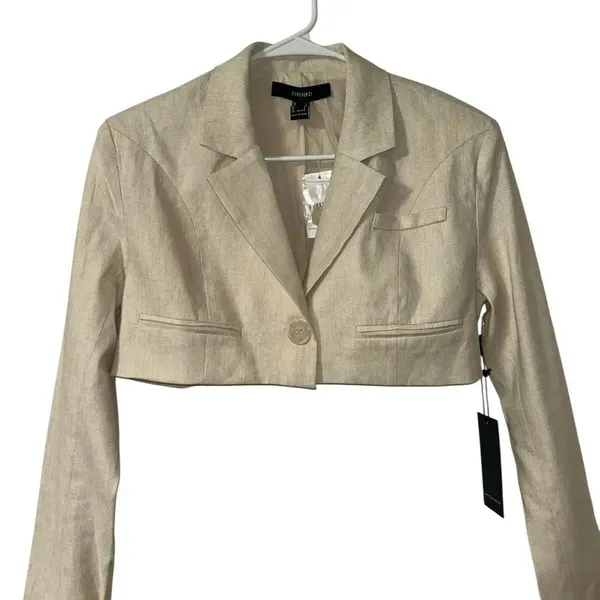 Forever 21 Beige Cropped Blazer(Size Small) - Image 3