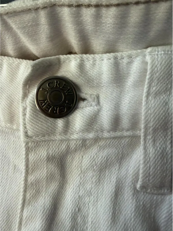 Levi’s White Bootcut Jeans with Classic Five-Pocket Design - Image 4