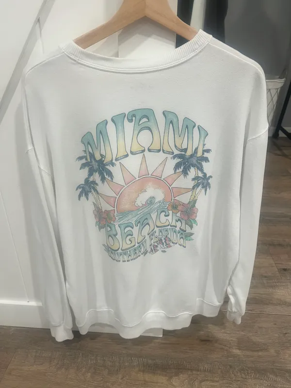 Hollister crewneck - Image 4