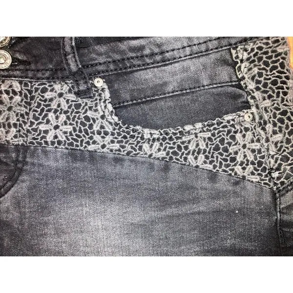 L.E.I Ashley Low Rise Cut-Off Denim Short Women's Junior Size 11 Black‎ Raw Hem - Image 5