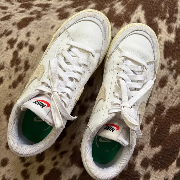 Nike Shoes - Image 4