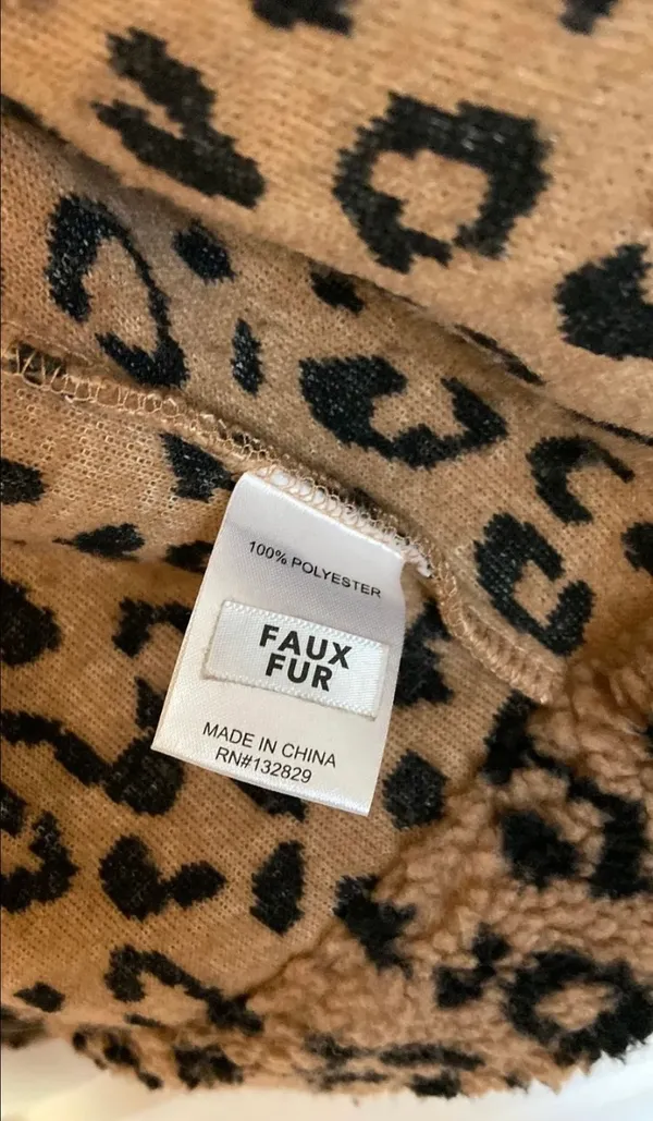 Revolve Cheetah Cropped Jacket Size M - Image 5