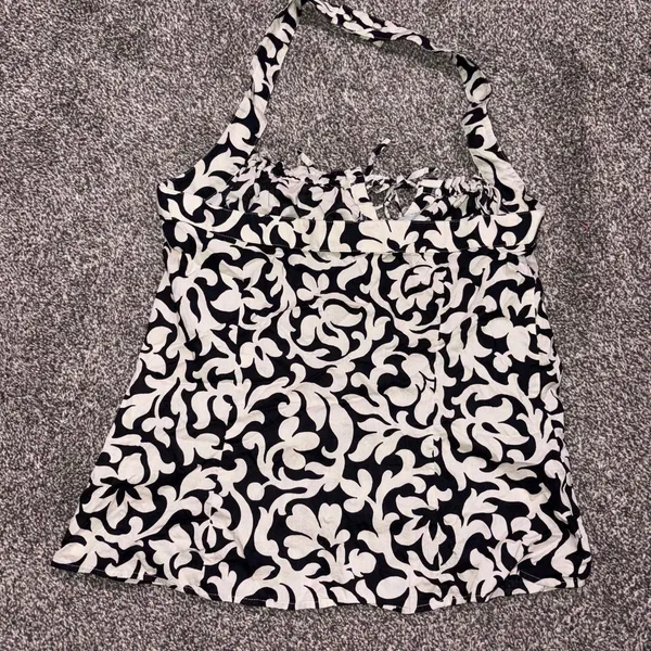 Ann Taylor white/black floral halter top in a size 8 - Image 3