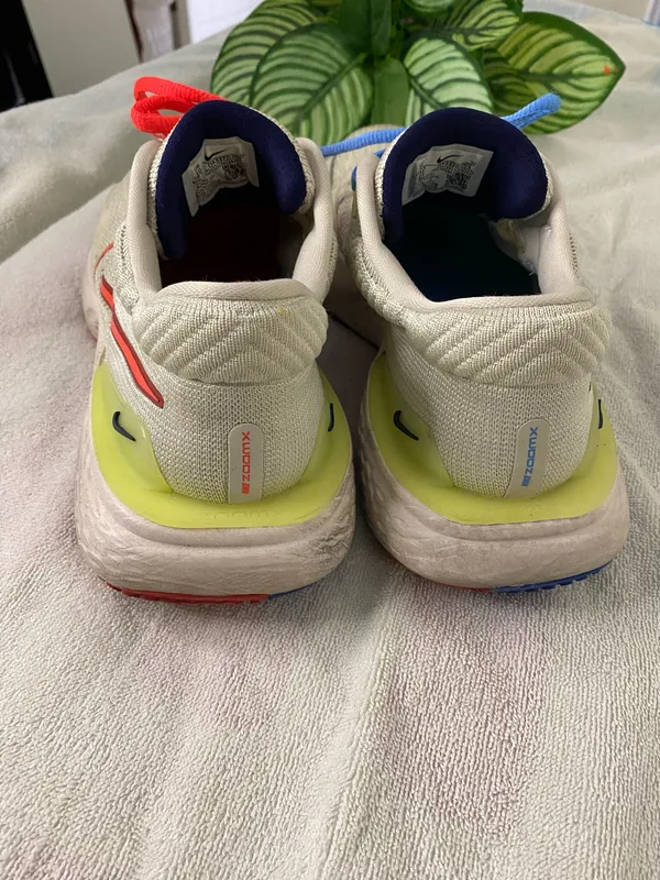 Nike Women ZoomX Invincible Run Flyknit 2 Mismatch Light Size 10 - Image 3