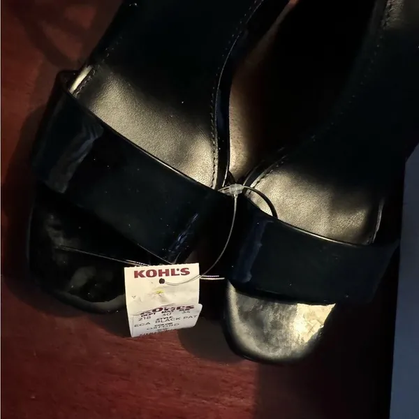 Madden Girl Black Heels - Image 5