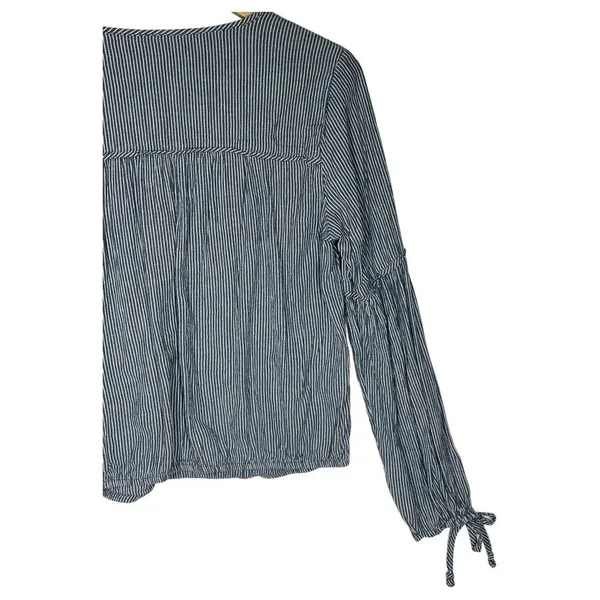 Abercrombie Fitch Top Womens M V Neck Embroidered Cropped Striped Long Sleeves - Image 7