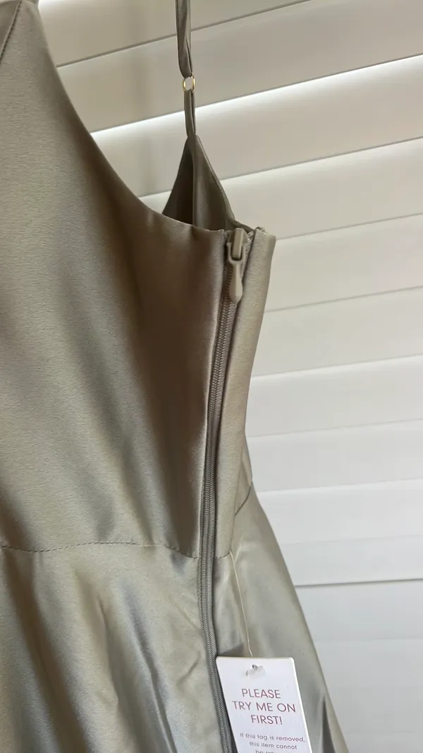 Show me your Mumu sage green bridesmaid dress - Image 5