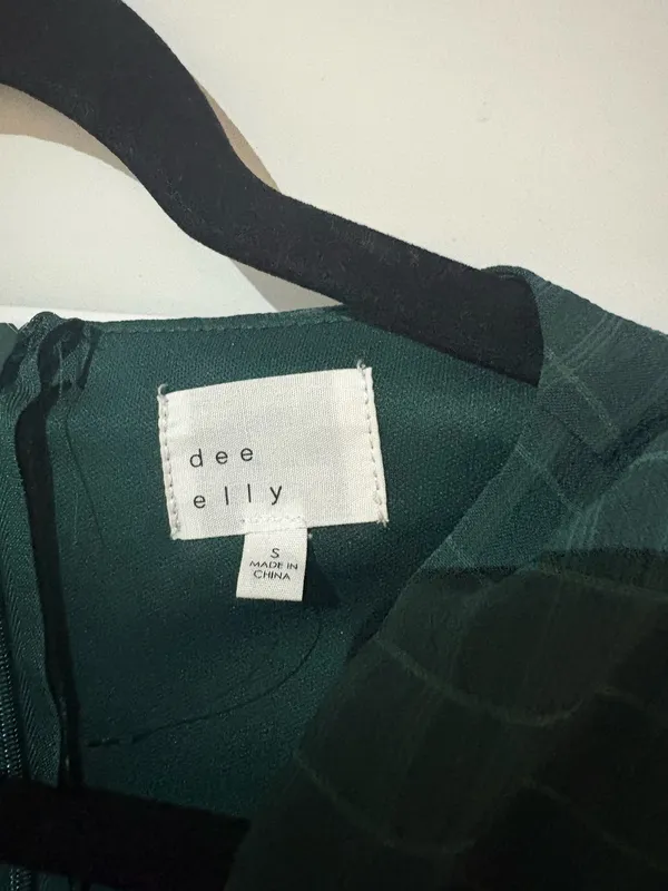 Francesca's Puff Sleeve Green Dress - Image 2