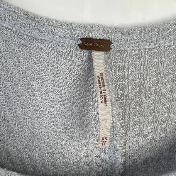 Free People Sz XS Ventura Thermal Top Waffle Knit‎ Long Sleeve Sky Blue High Low - Image 4