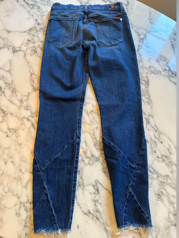 EUC 7 For All Mankind High Waist Ankle Skinny Jean Raw Hem Unique Leg Women’s 29 - Image 3