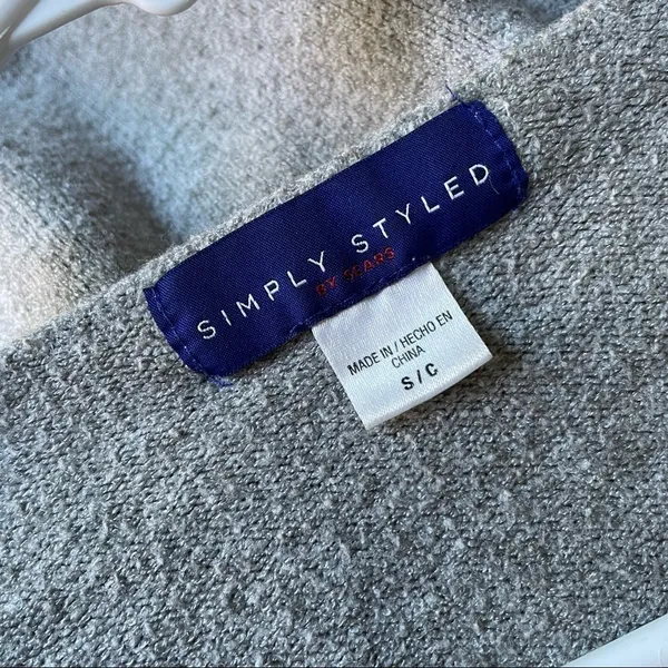 3/ $25 S- Simply Styled Gray Long Sleeved‎ Women’s V-Neck Chunky Thick Sweater - Image 3