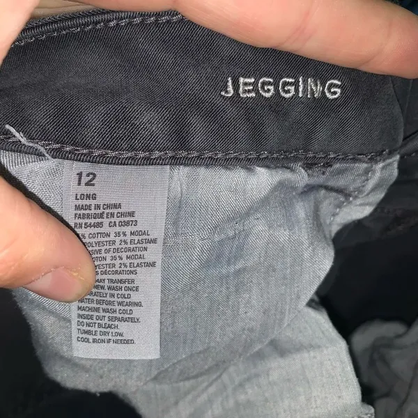 American Eagle gray distressed size 12 normcore stretchy jeggings - Image 3
