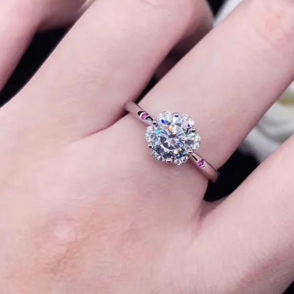 Women’s Adjustable Flower Shape 1 CT Cubic Zirconia Diamond Ring - Image 2